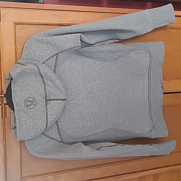 Lululemon Scuba Full-Zip Hoodie - Picture 2 of 8